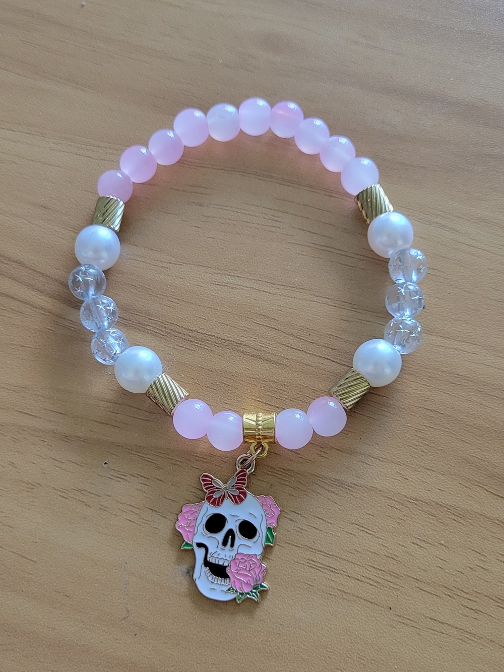 🍁NEW🍁Hand Crafted Pink Beaded Bracelet with Skull & Floral Charm